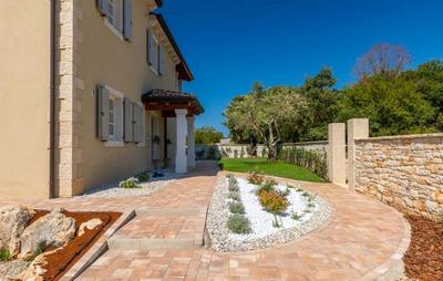 Beautiful Villa Bel Fiore in Sv Lovrec