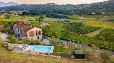 Valle del Sole Winery Farmhouse with Private Pool