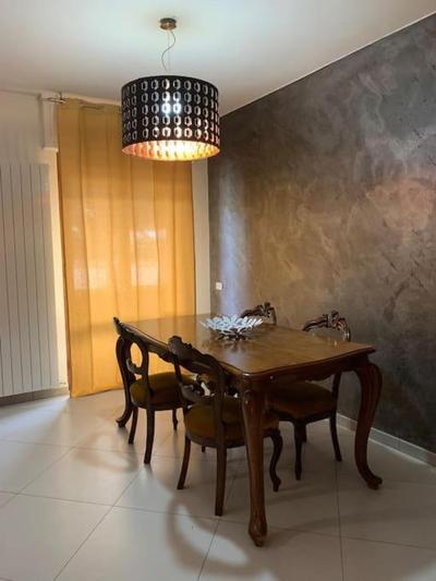 Ampio appartamento in villa con giardino privato e posto auto