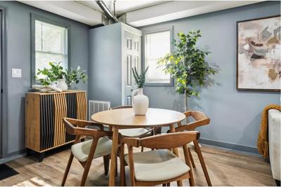 Cozy Lemont Luxury Hideaway King Near Hwy