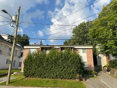 Quiet, comfortable great location 2 bedroom