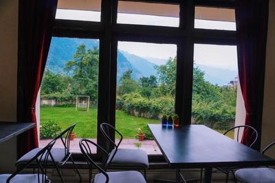 Roshan Guest House