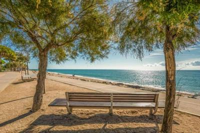 Al lado del mar