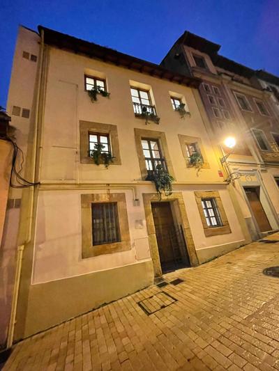 Cool apartment for 4 at the Medieval Quarter