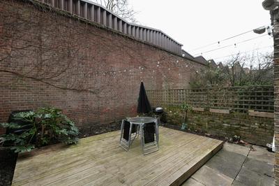 Spacious APT with Garden in Central London