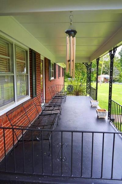 Spacious Pet Friendly Home