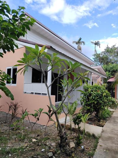 Ban Elephant Blanc Bungalow