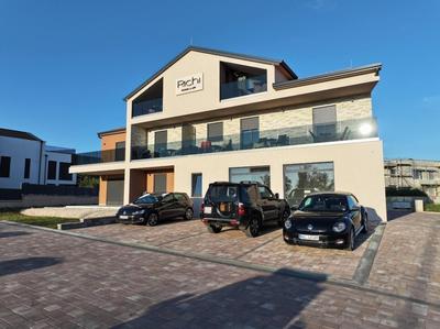 Richi Rooms & App