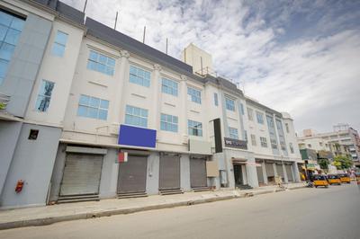 Super Collection O Everest Hotel