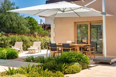 Villa Bali with Pool by Wonderful Italy