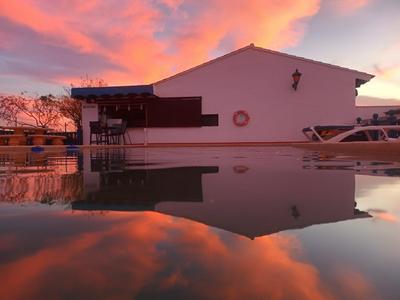 El Oasis Morado
