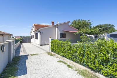 Holiday House Gortan for 7 people near Pula with children playground and private pool - pet friendly