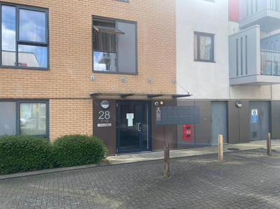 Two Bedroom House by Brookland Stays Serviced Accommodation Short Lets London with Free WiFi