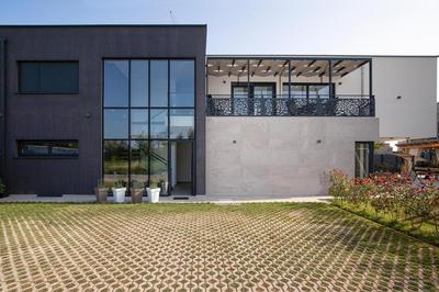 Villa Tiki