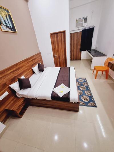 Hotel Backpackers Family Rooms - Affordable Stay Near Taj