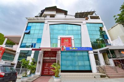 FabHotel Rajwada Palace