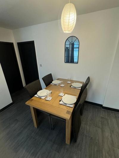 6 Di's Residence