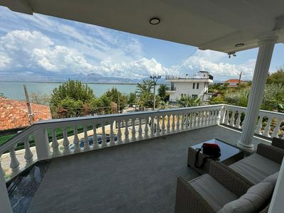 HomeByTheLake-Shiroke