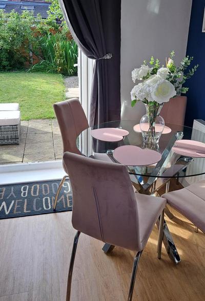 The Heart - Cosy 3 bedroom house with double driveway and Garden in Manchester
