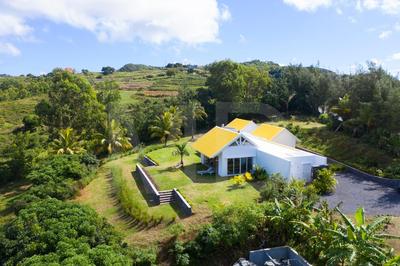 newly build Villa, exquisite views, beach 5 min