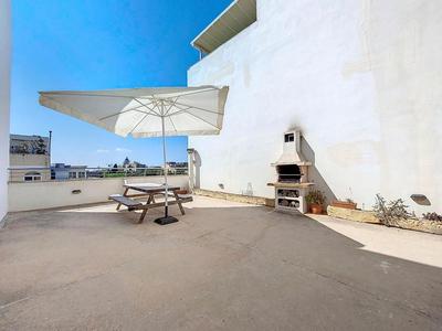 St Julians Entire House with Outdoor Space