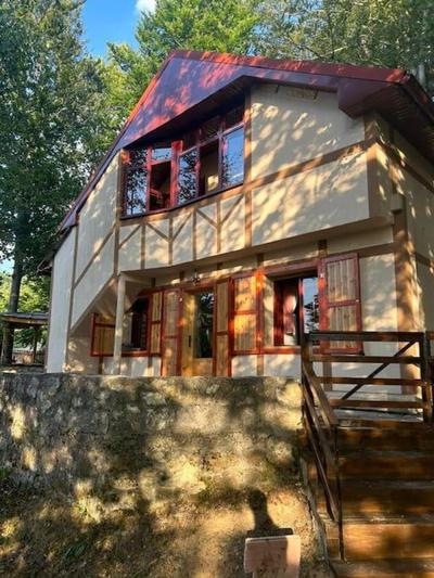 Jovana's Forest Cottage