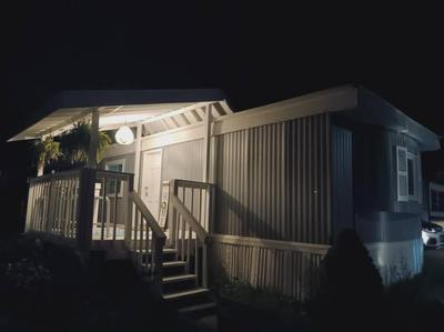 Stunning 2 bedroom and 2 bath mobile home