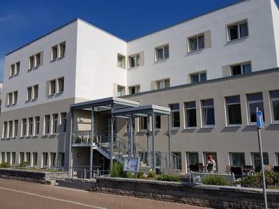 Hus up Dün