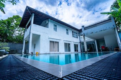 Royal Exotic Ceylon Padukka