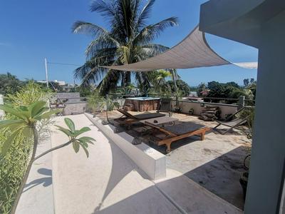 Apartment 3bedrooms 2bathrooms rooftop jacuzzi
