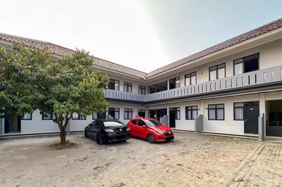 RedDoorz near Maulana Yusuf Stadium Serang