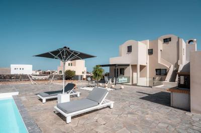 Mythique Pool Residence