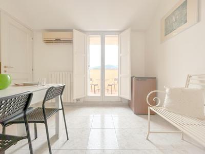 Suite con balcone Wifi AC mare a 400mt