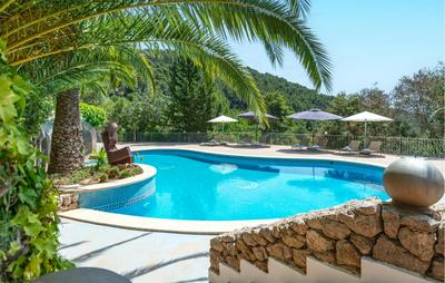 Stunning Home In Esporles