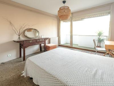 Charming Rooms In Apartment Near Park Guell