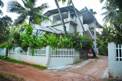 Wayne's Nest Calangute Goa