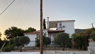 Completely self-contained rental, Aegina