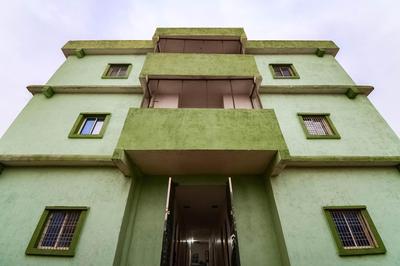 SPOT ON 66974 Hotel shri gurukripa