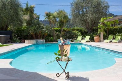 Spacious Villa Vallauris Cannes with AC throughout and large private pool