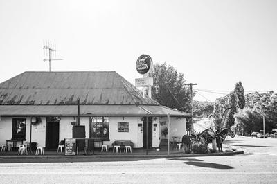 On Chapel St, The Royal Hotel Dalton