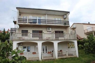 Appartement in Novi Vinodolski mit Großer Terrasse - b59207