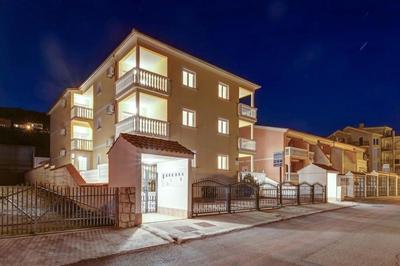 Appartement mit Terrasse und Meerblick - b57209