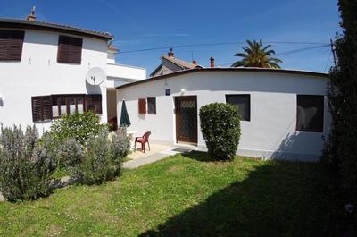 Appartement in Premantura mit Grill, Terrasse und Garten