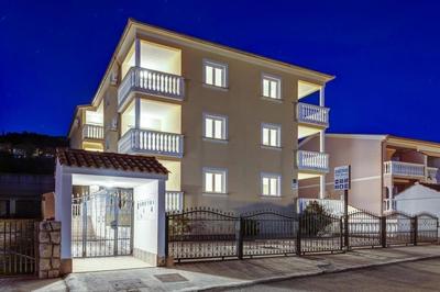 Appartement mit Terrasse und Meerblick - b56982