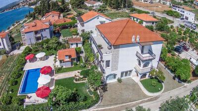 Appartement Mit Großem Balkon