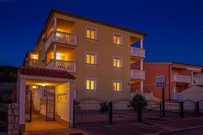 Appartement mit Terrasse und Meerblick - b57760