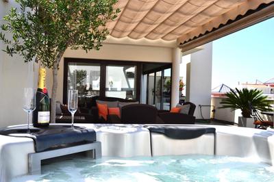RSH14A - Terrace with hot tub and fantastic views