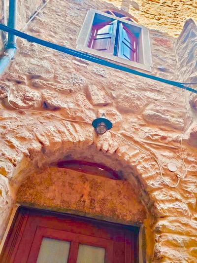 Mastic castle house