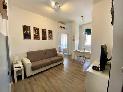Bright apartment 2 min from metro-Centrale&Duomo