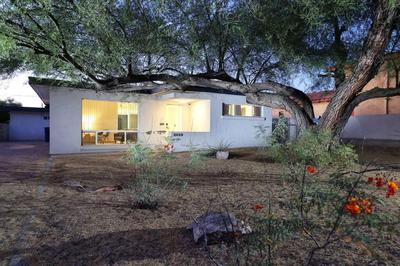 UofA Retro Gem 2BR 1BA w Free Parking Lg Pvt Yard